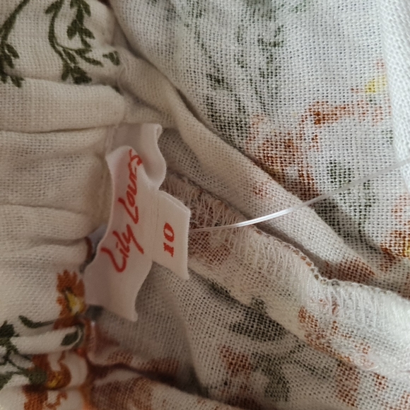 BNWT Linen blend pull on shorts from Lily loves in size 10. - Picture 2 of 3